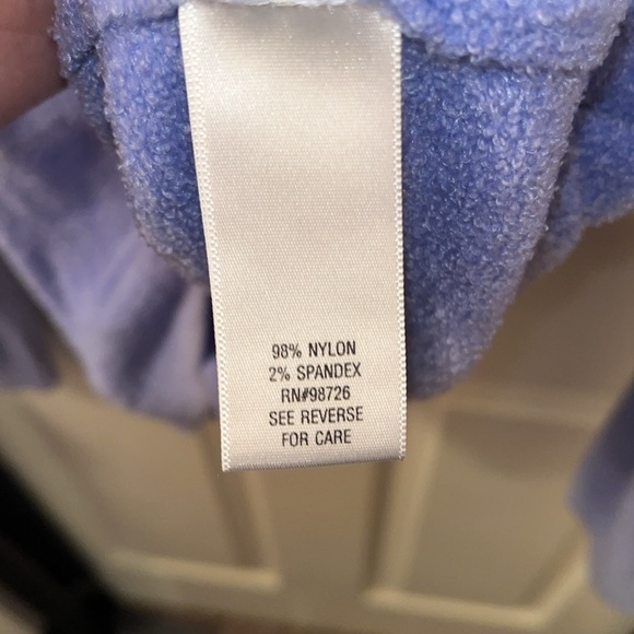 Knit Fit V-Neck Sweater (Large) - Picture 3 of 4